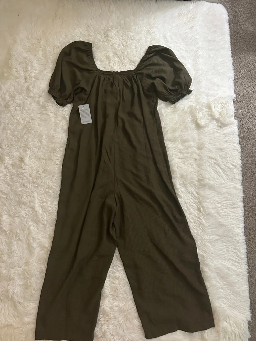 bobeau Olive Puff-Sleeve Smocked Jumpsuit - Picture 10 of 10